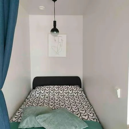 Brand New Modern Built-in Mall Of Tripla Apartment *